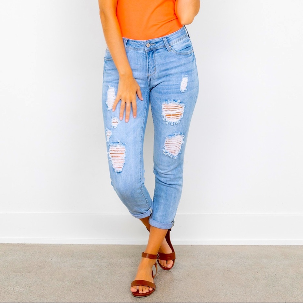 Distressed denim capri size 9